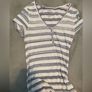 Old navy low v neck tee